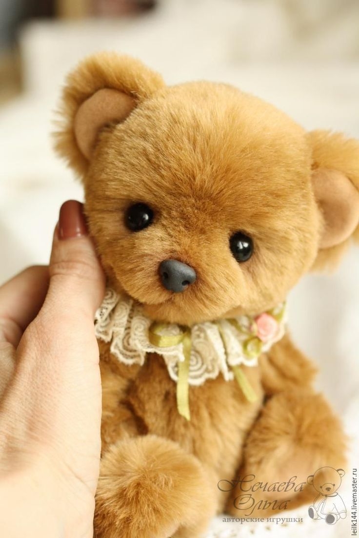 Собачка похожая на игрушку