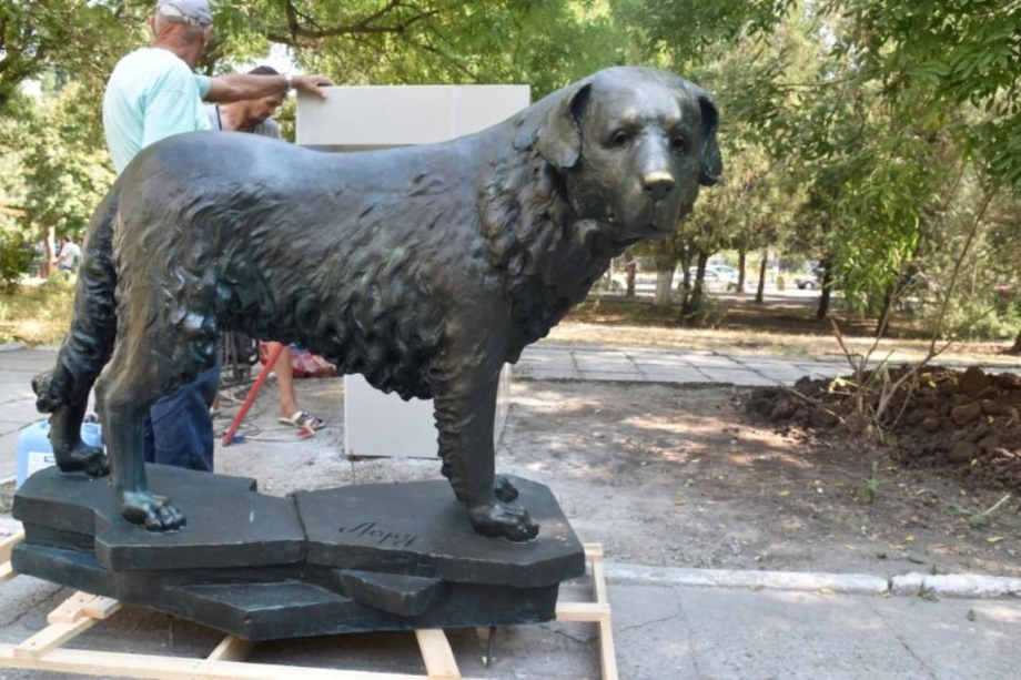 Памятник собаке в Черноморске