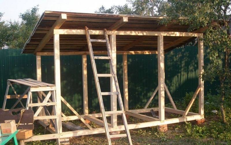 Деревянный каркас для сарая