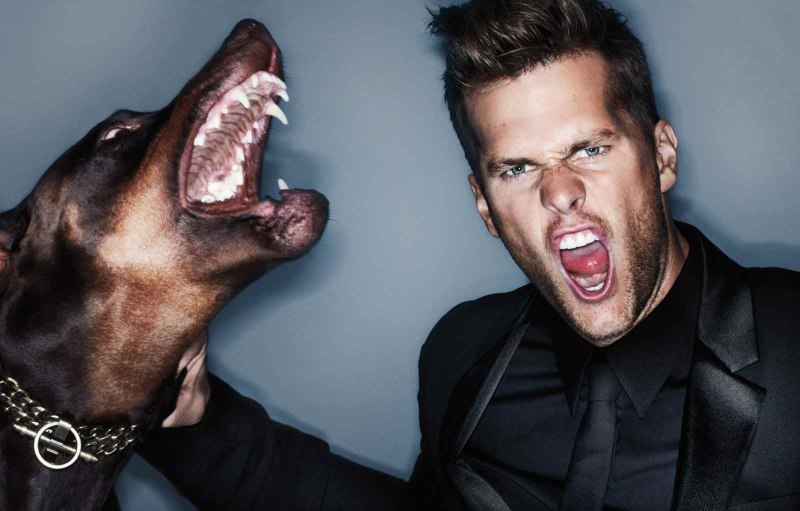Mario Testino Доберман
