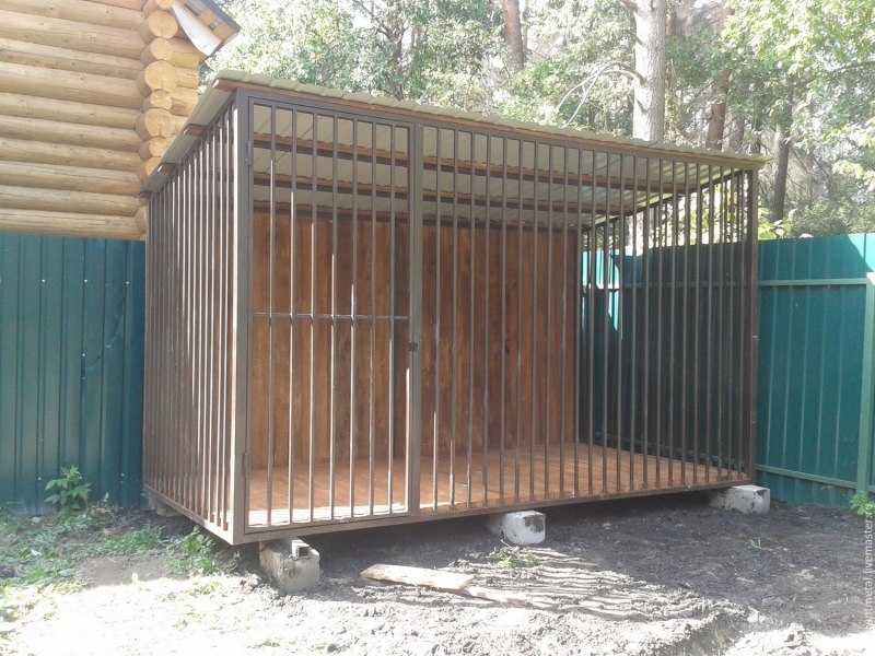 Вольеры из кирпича