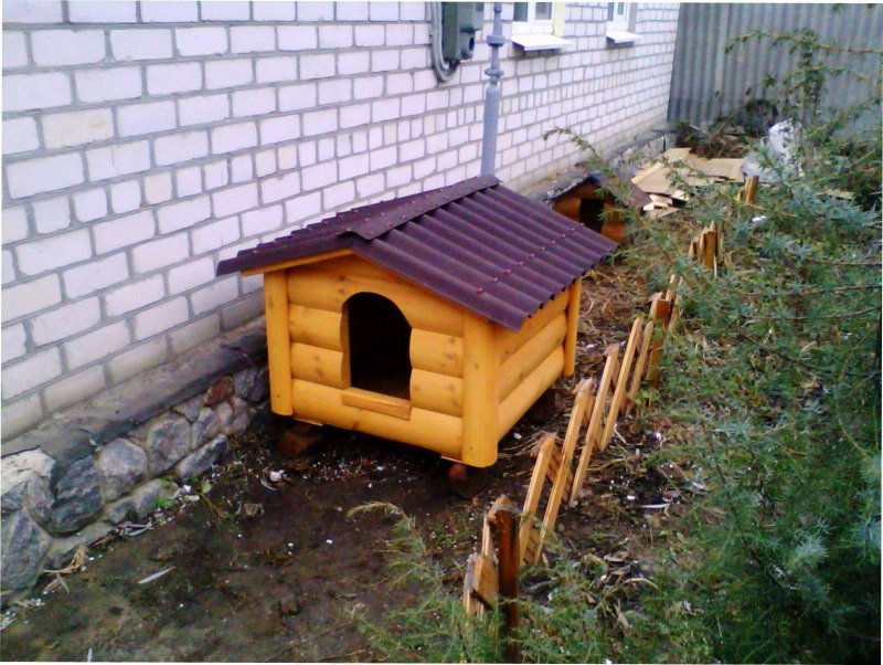 Конура из подручных материалов