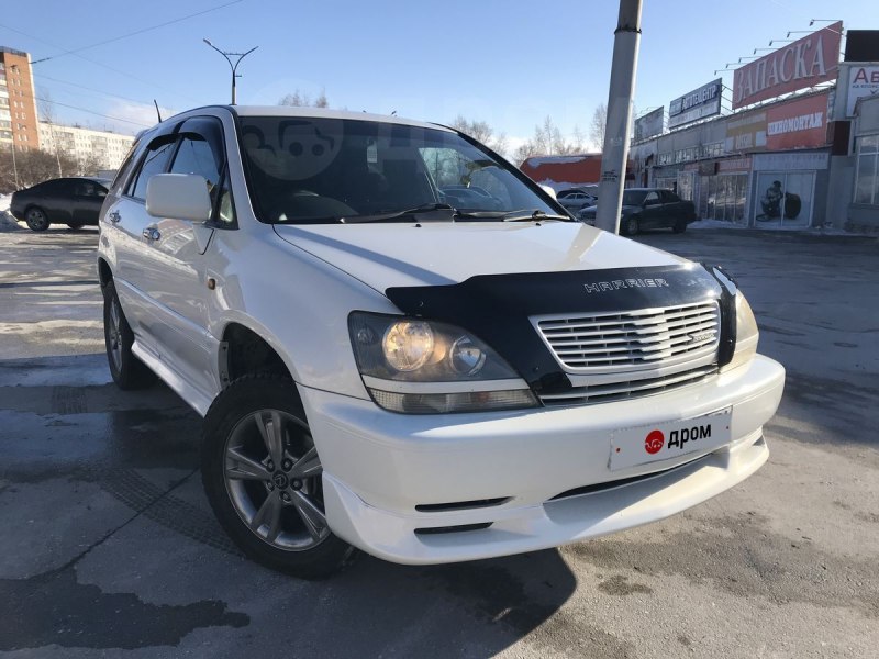 Toyota Harrier 2000 серебристый