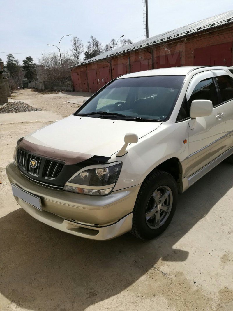 1998 Toyota Harrier four